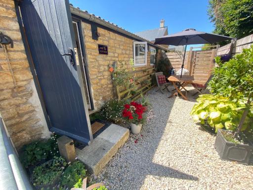 The Cottage at Churchill Farm - Housity