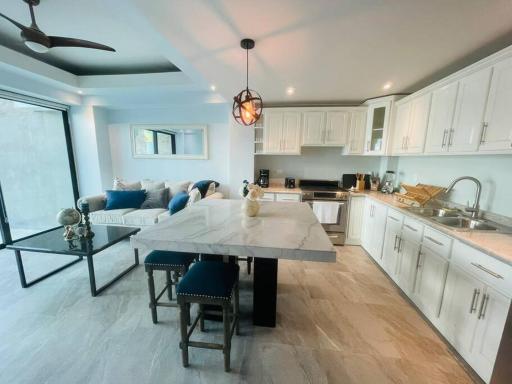 Triton's Playhouse Beachfront - Housity
