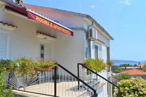 Rooms & Apartments Kvasić - Housity