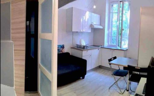 Petit studio bien placé jardin et parking gratuit - Housity
