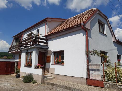 Apartmán v rodinném domě - Housity