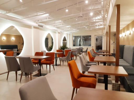 Korona Hotel - Housity