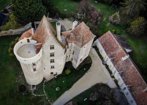 Grand gîte au château de Betz-le-Château - Housity