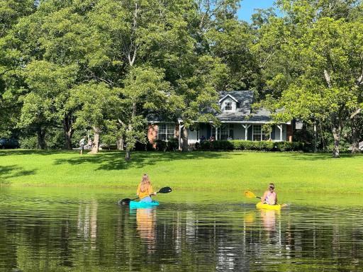 Pond House on the Plains, Auburn, Firetruck rides - Housity
