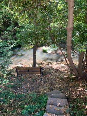 Cocooning au bord de la riviere - Housity