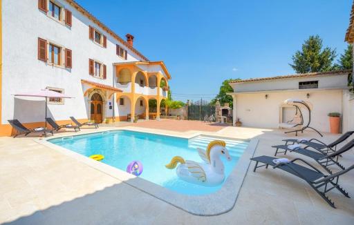 Holiday House Karla Valentina - Housity