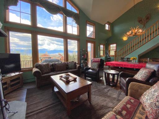 P5 Ski-in Ski-out rare find Presidential View single family with garage pool table ping pong - Housity