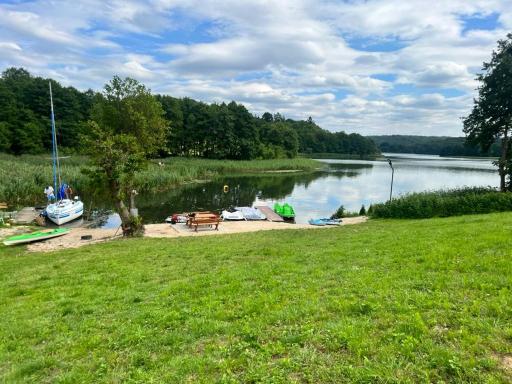 DOMEK U BEATY - KASZUBY - BEZPOŚREDNIO PRZY JEZIORZE - Housity