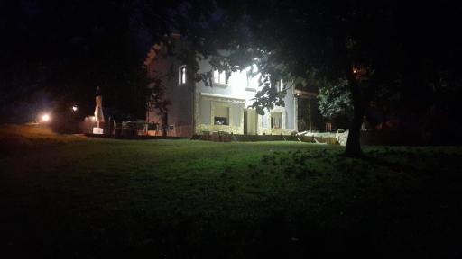 Agradable casa de campo con piscina - Housity