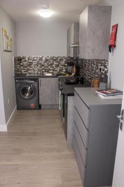 Charming Accommodation close to Birmingham - Housity