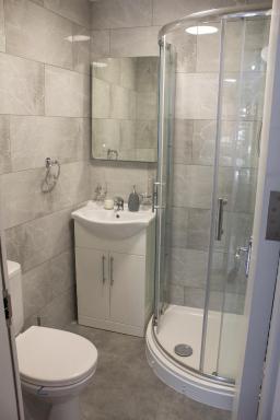 Charming Accommodation close to Birmingham - Housity