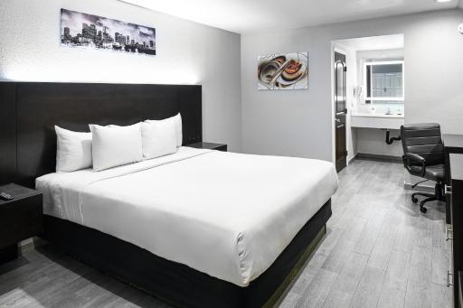 Hollywood Inn Express LAX - Housity