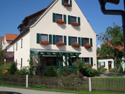 Ferienwohnung Neuendettelsau - Nähe Nürnberg - Housity