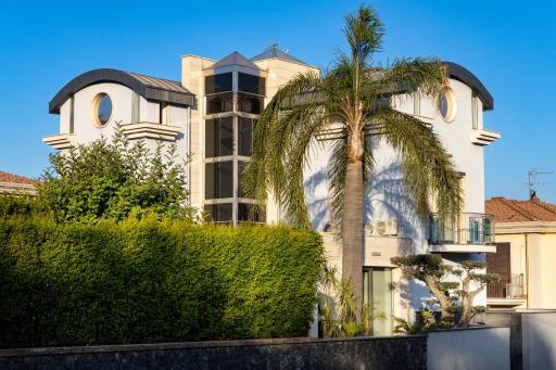 Zaffiro Lavico rooms Etna nature sea - Housity