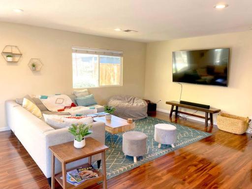 Casa Familia - 4-br modern family home w/saltwater pool & spa - Housity