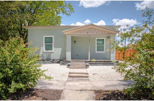 Cozy and Lovely 2BR 2BA Apt#A Near Lively Downtown - Housity