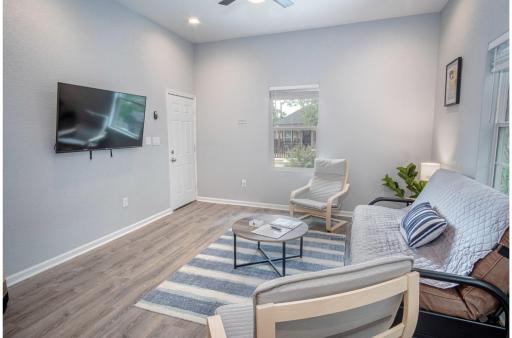 Cozy and Lovely 2BR 2BA Apt#A Near Lively Downtown - Housity