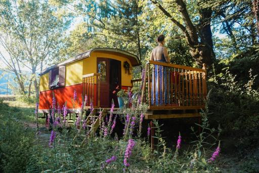 Roulotte Tzigane au bord du ruisseau - Drôme Provençale (2p) - Housity