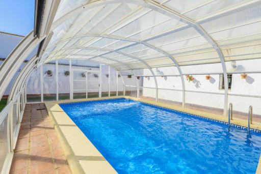 Spacious Villa in Rivero de Posadas with Private Pool - Housity