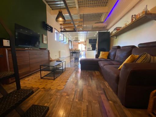 Gîte du Silo Loft atypique ,Tournesol , spa&piscine couverte - Housity