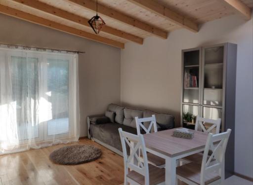 Miodowy domek BEEnjoy - Housity