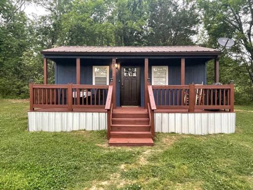 Cozy tiny home cabin in Eva, TN - Housity