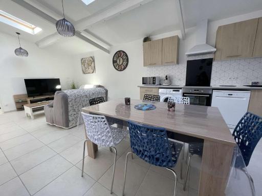 Appartement Rochefort, 3 pièces, 6 personnes - FR-1-246B-49 - Housity