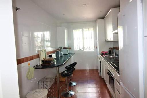 Remarkable 3-Bed House in Alhaurin el Grande - Housity