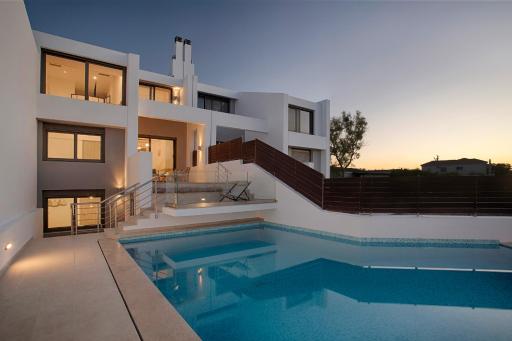 Serenity Villa - Housity