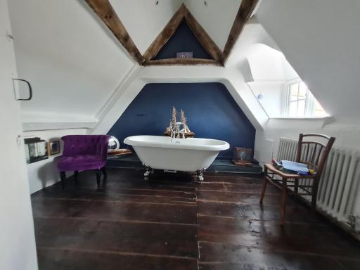 The Old Church House top floor in private house central Frome - Housity
