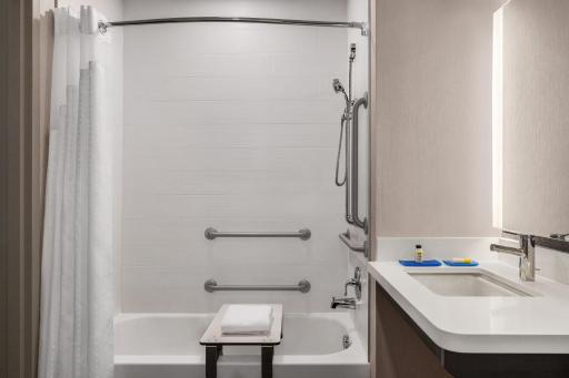 Holiday Inn Express & Suites Denver Airport, an IHG Hotel - Housity