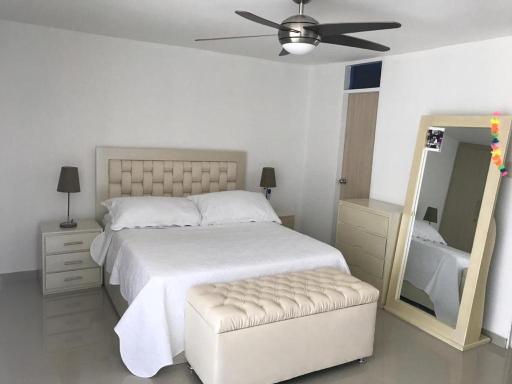 Confortable habitación con baño privado y A/C al lado de la universidad andina - Housity