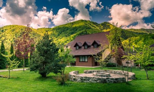 Poiana - Apuseni Mountains - Housity