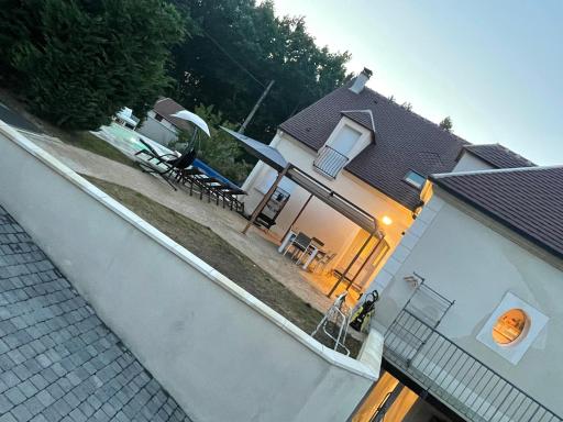 Room - Hizvo