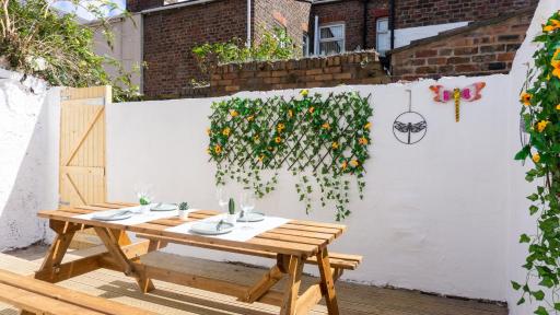 Air Host & Stay - Conningsby House - 6BR Anfield - Housity