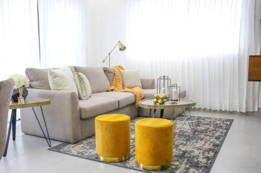 Rialto Residences / pool and gym / Luxury Apartment - Housity