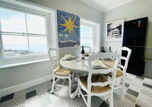 Pirates Place Ventnor Esplanade Beach and Sea Views - Housity