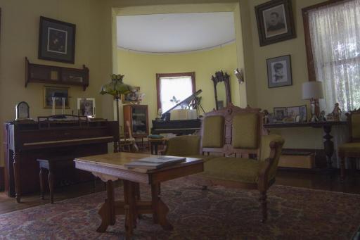 Lehmann House Bed & Breakfast - Housity