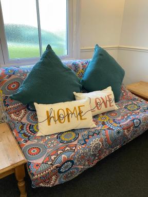 Cozy 3 Bedrooms Home off Mill Road Sleep up to 6 - Housity