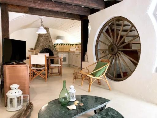 Cozy, country house, 3km from l'Escala - Housity