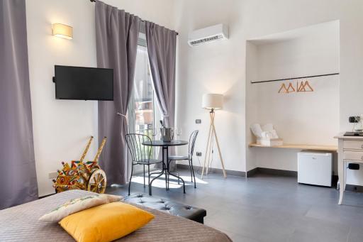 Pupi 93 Rooms - Housity