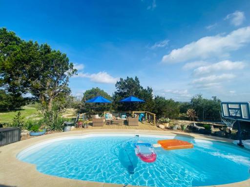 Cottage with Hot Tub and Pool Bandera, TX. - Housity