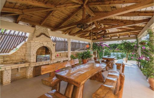 Awesome Apartment In Medulin With House Sea View - Housity