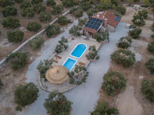 ECO Stone House Santa Maria with Pool - Housity
