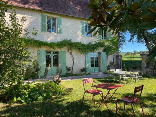 Le Clos Chalmon Chambre d'hôte - Housity