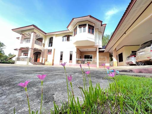 Ban Ploy Home Stay - Housity