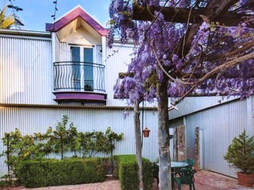 The Stable On Olive - Housity