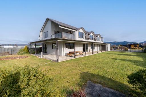 Acheron Homestead - Te Anau Holiday Home - Housity