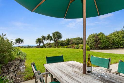 Sea View Cottage - Ruakaka Holiday Cottage - Housity