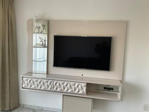 Lovely 1 Bedroom Unit in an Amazing Golf Estate - Housity